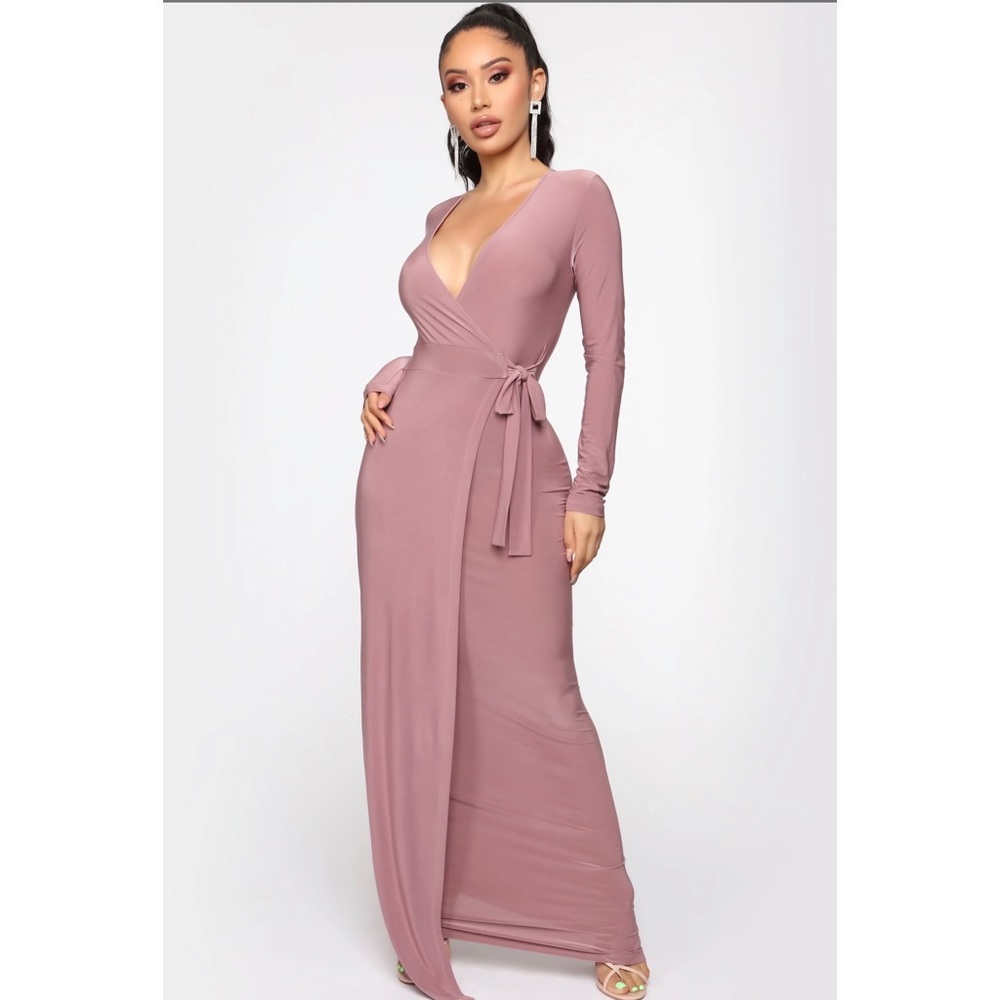 ⛔️SOLD ON MERCARI⛔️Maxi wrap long sleeve Dress⛔️no longer available